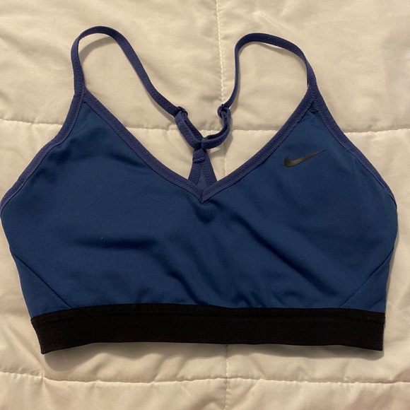 🏃🏻♀️ Nike Dri-Fit Sports Bra 🏃🏻♀️ - Picture 1 of 4